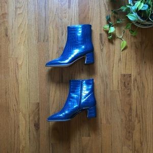 UO KATE CROC BOOT